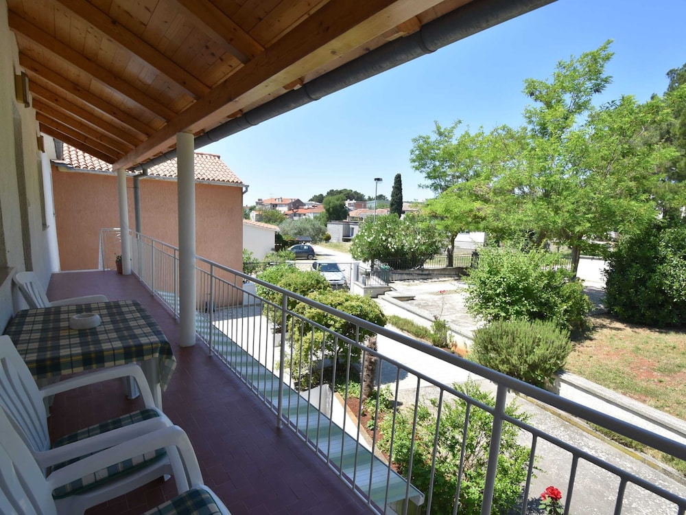 Apartment near Beach and Historical Center of Pula view 3
