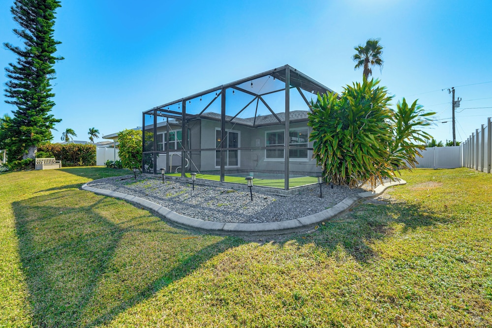 Dock + Patio w/ Canal View: Paradise in Cape Coral