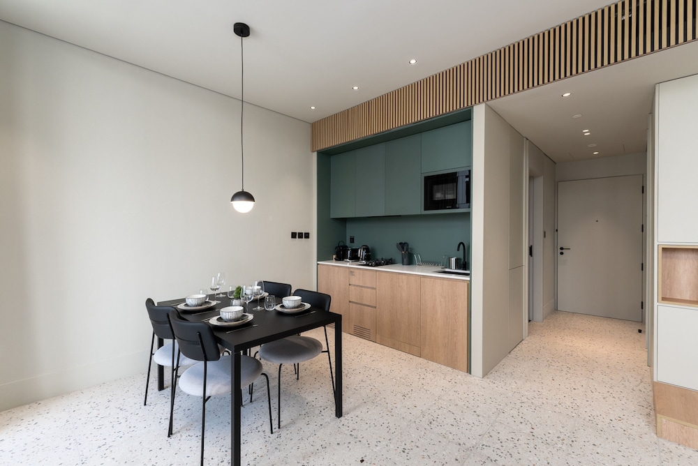 Upside Living - 1807 - BB