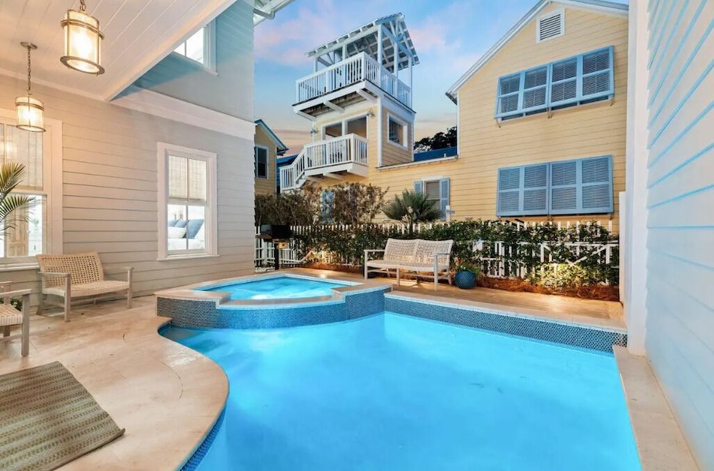 Sea La Vie Seaside Main House
