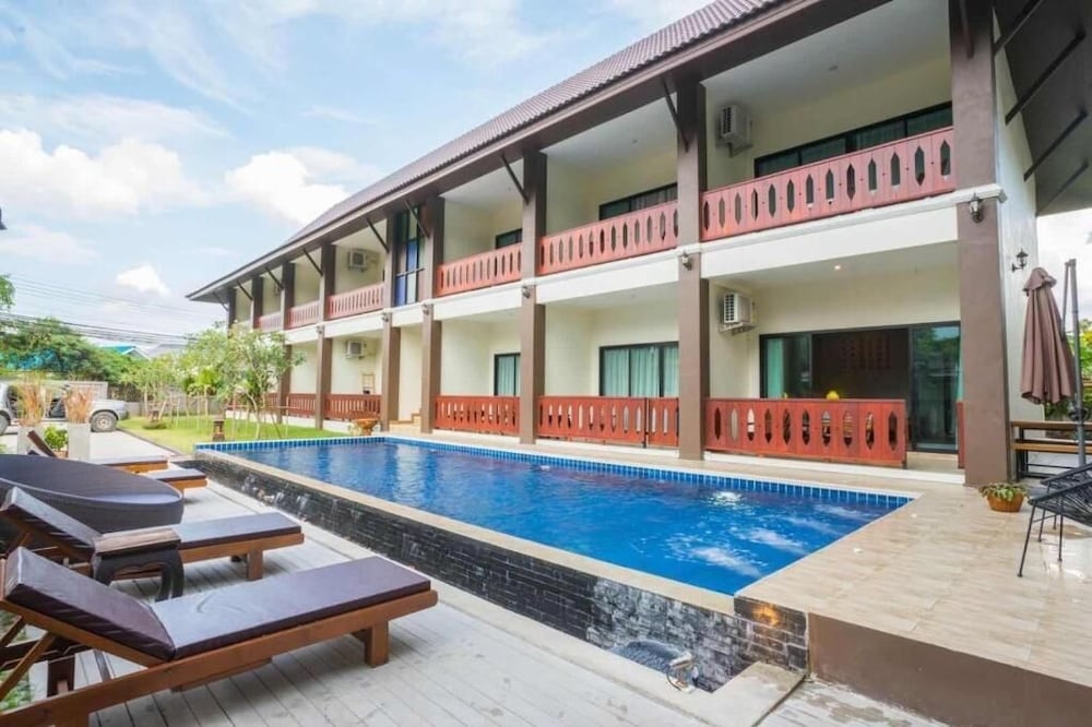 Ratha Hotel view 4