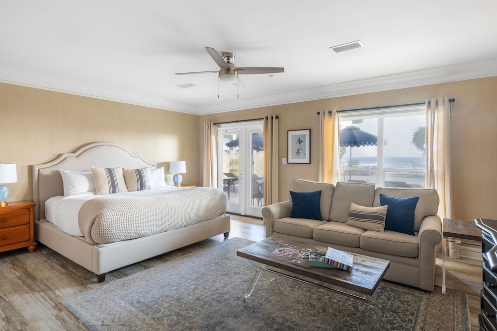 Promenade by Avantstay Beach Front Mansion w Breathtaking Views Pool