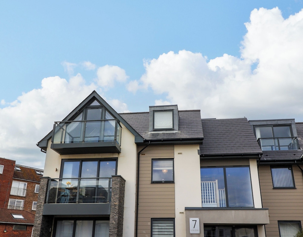 7 Warren Edge Close