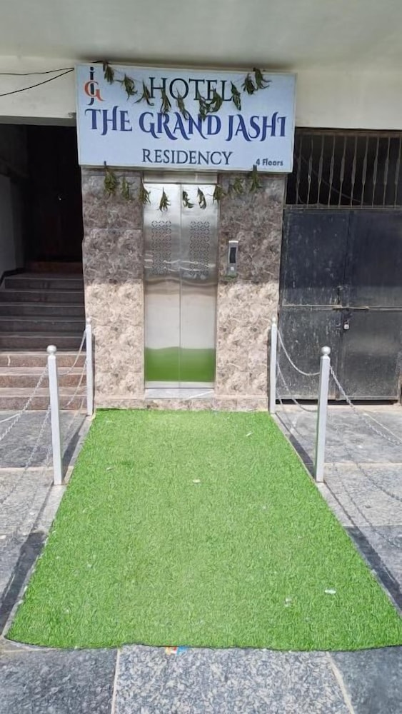 Hotel The Grand Jashi Residency