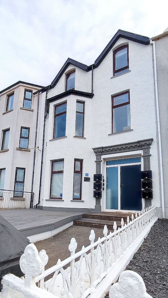 Hotel Portrush by the Sea - Golf Terrace - Image 1