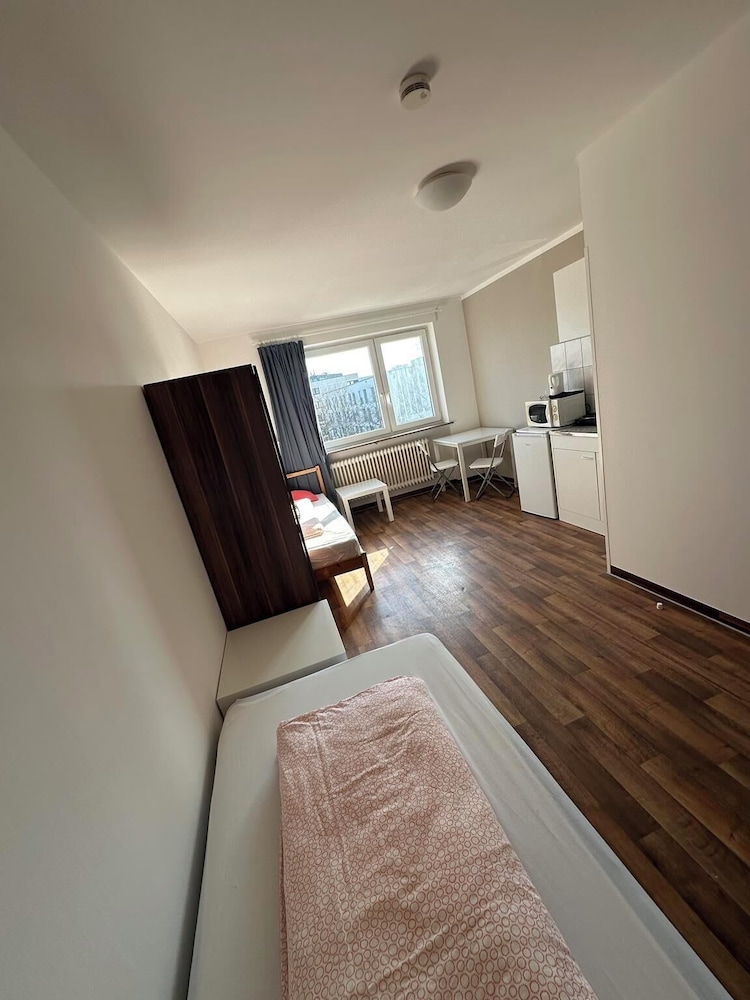 2-Rent Group Hostel Apartments HAN53