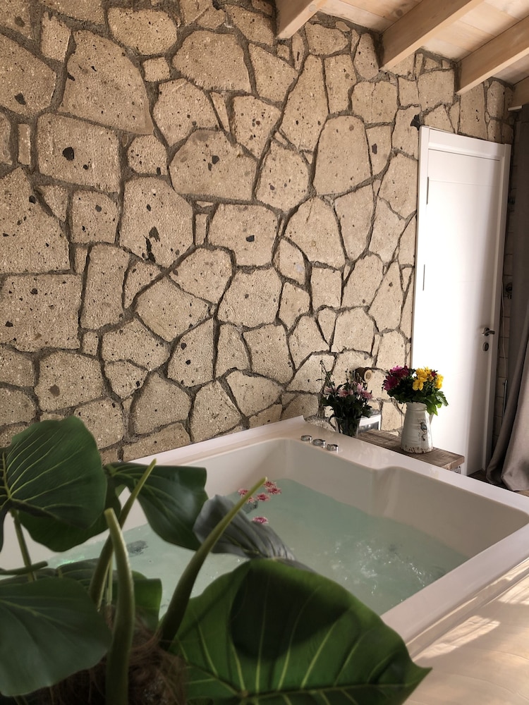 Bay C Otel - Image 60