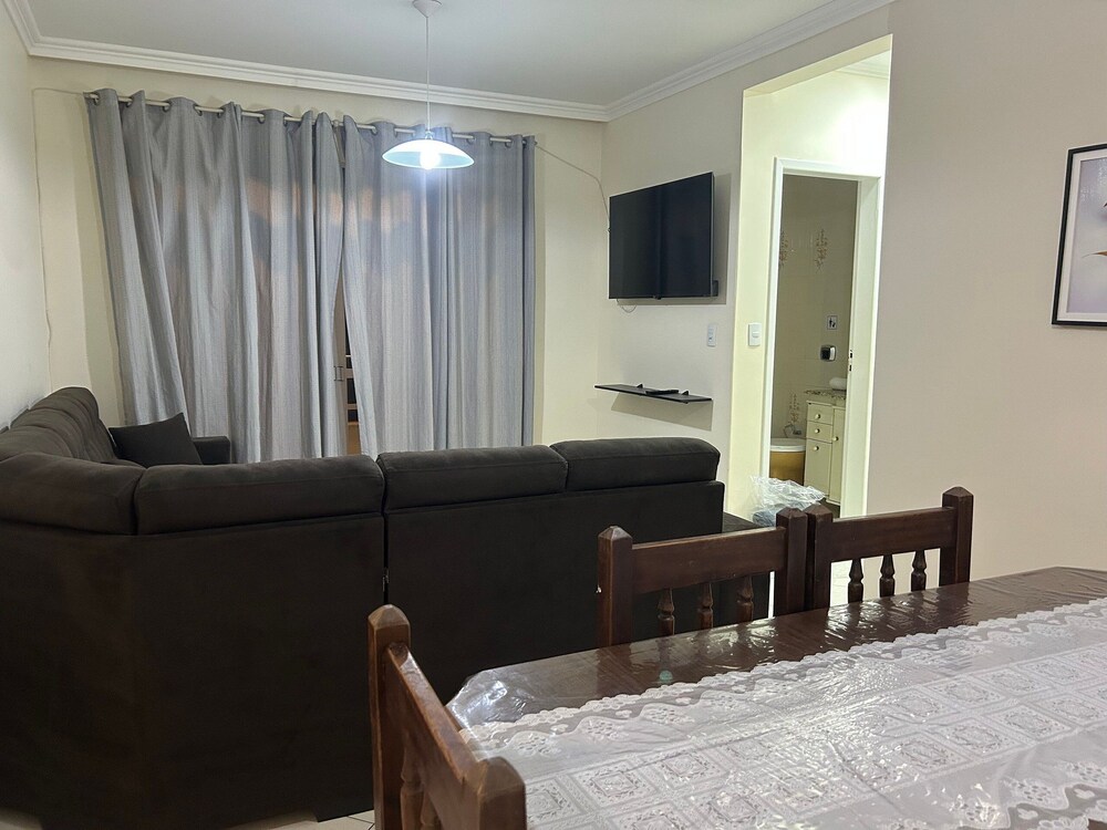 2 Bdrm apt 250m From the Beach in Center Sdc0601