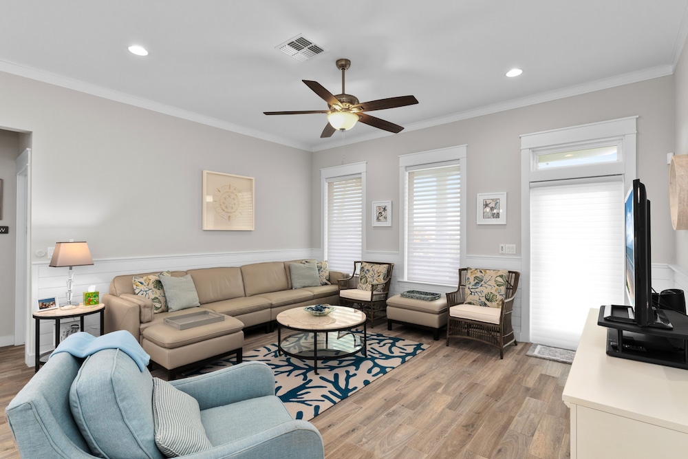 Sea Breeze Cottage - Private Home At The Shores 3 Bedroom Home