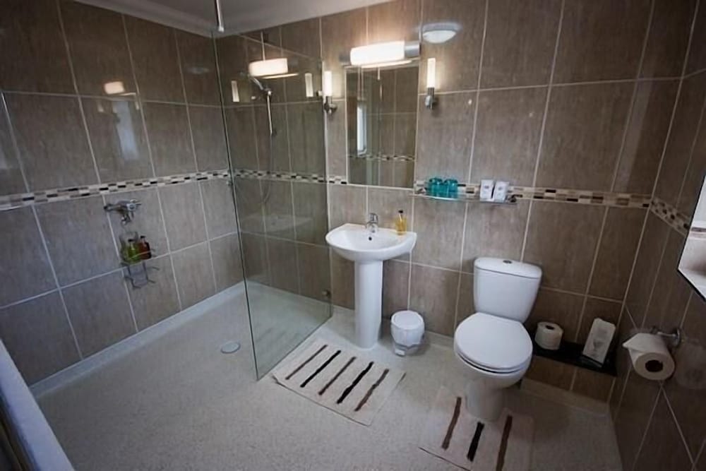 Pembroke Vacations - Lovesgrove Country Guest House - Property Image 9