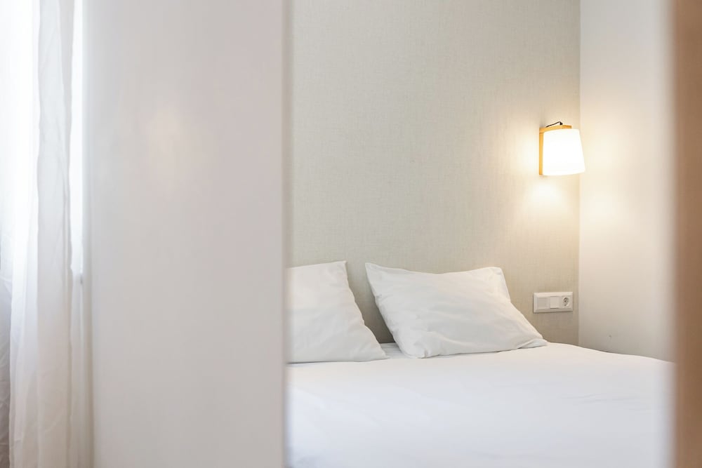 Numancia Apartments