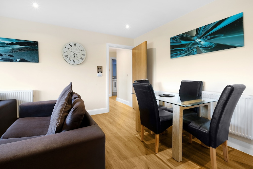 Heathrow Living Serviced Apartments by Ferndale