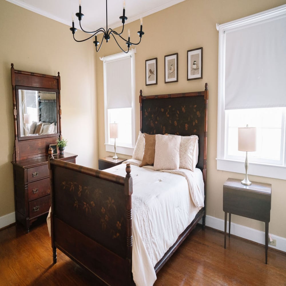 Historic Antebellum Manor view 5