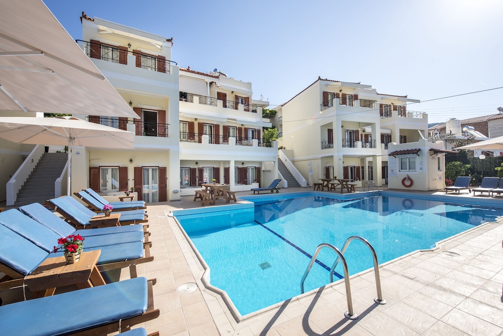 Kostis Villas