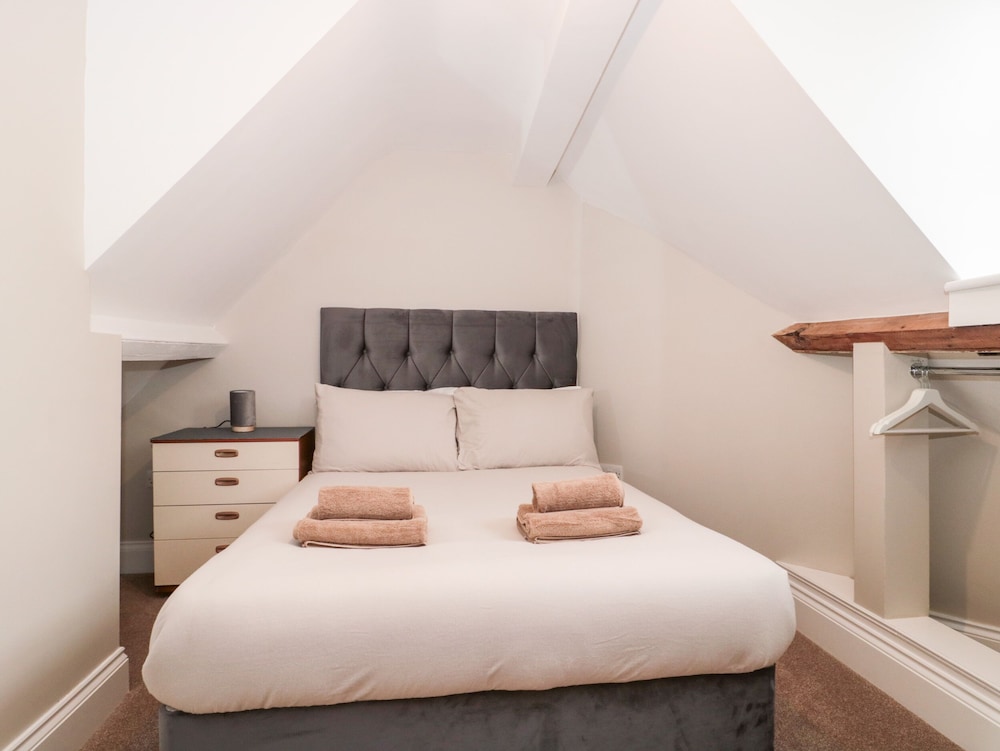 Purbeck Hotel Apartments - Flat 5