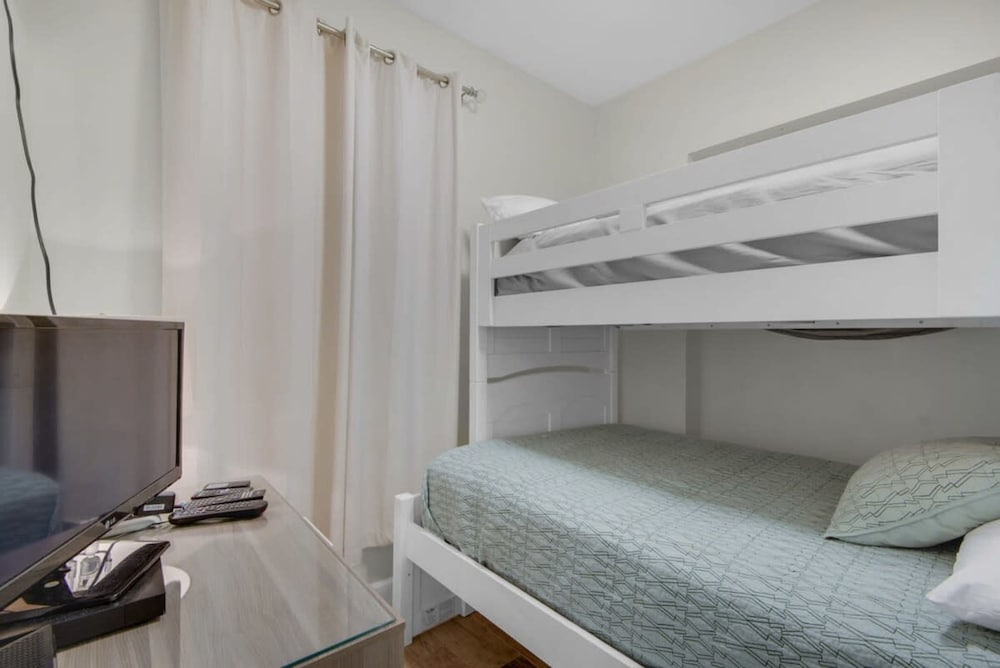 Coastal Condo 607 by Brightwild Beachfront