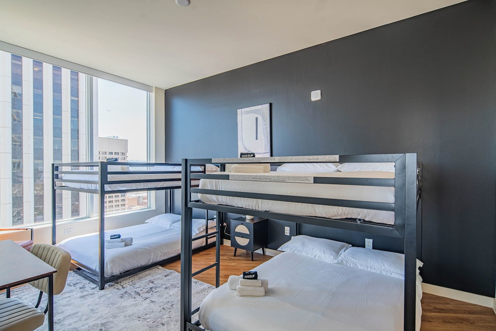 ROVE LIVING/KL - 44 Monroe