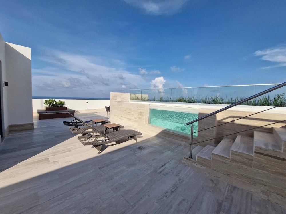 Cozy 1B & 1B Apartment Puerto Morelos With Private Beach