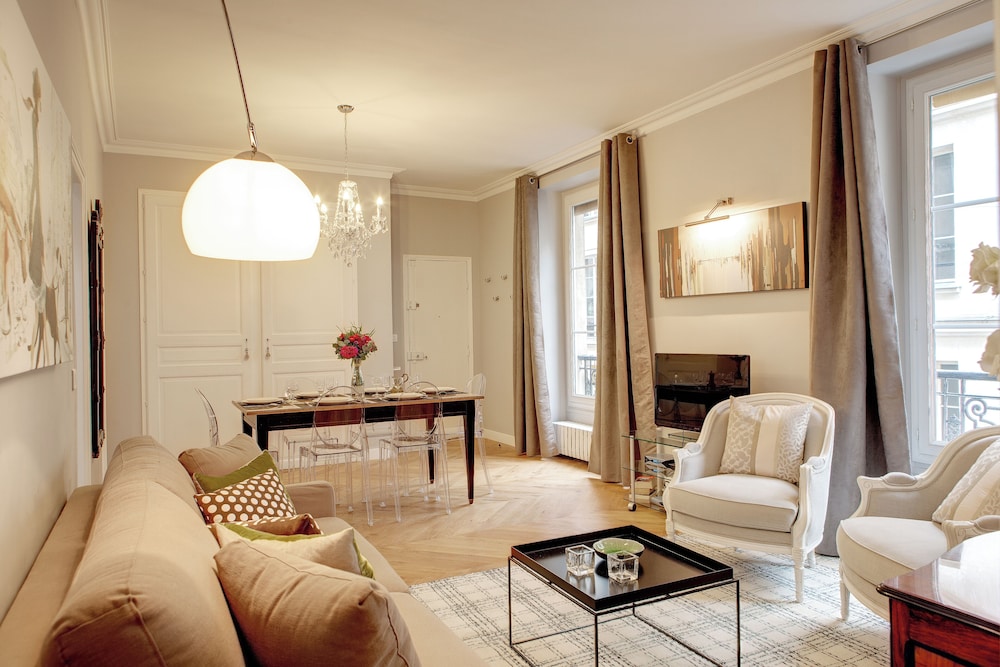 Paris Blanc Manteau Residence