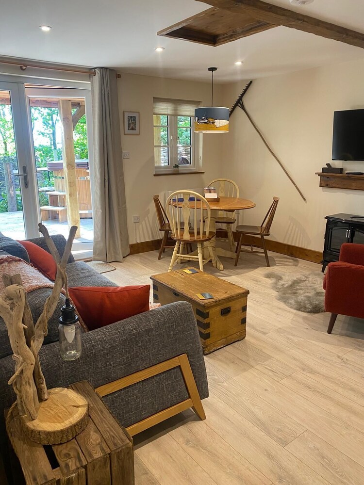 Hayne Barn Estate - Private Estate : 6 Eco Lodges - 1 Studio