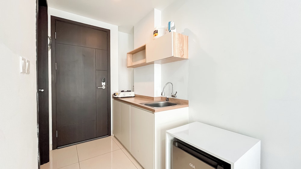 Elegant and Homey Studio Apartment Citra Living
