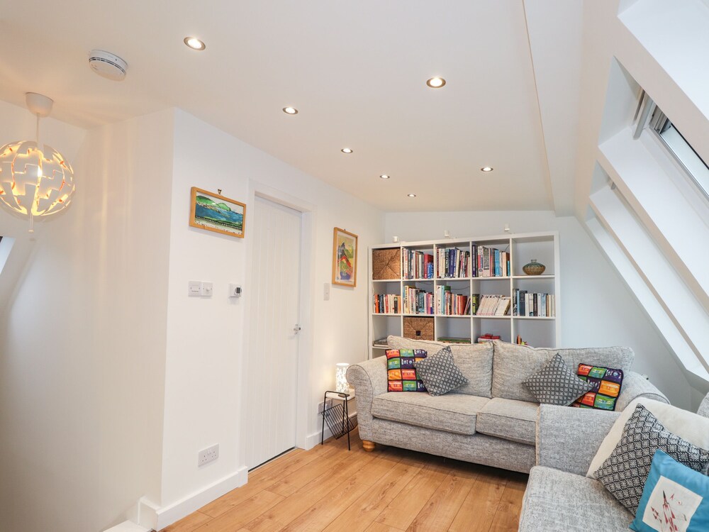3 Dunrobin Street