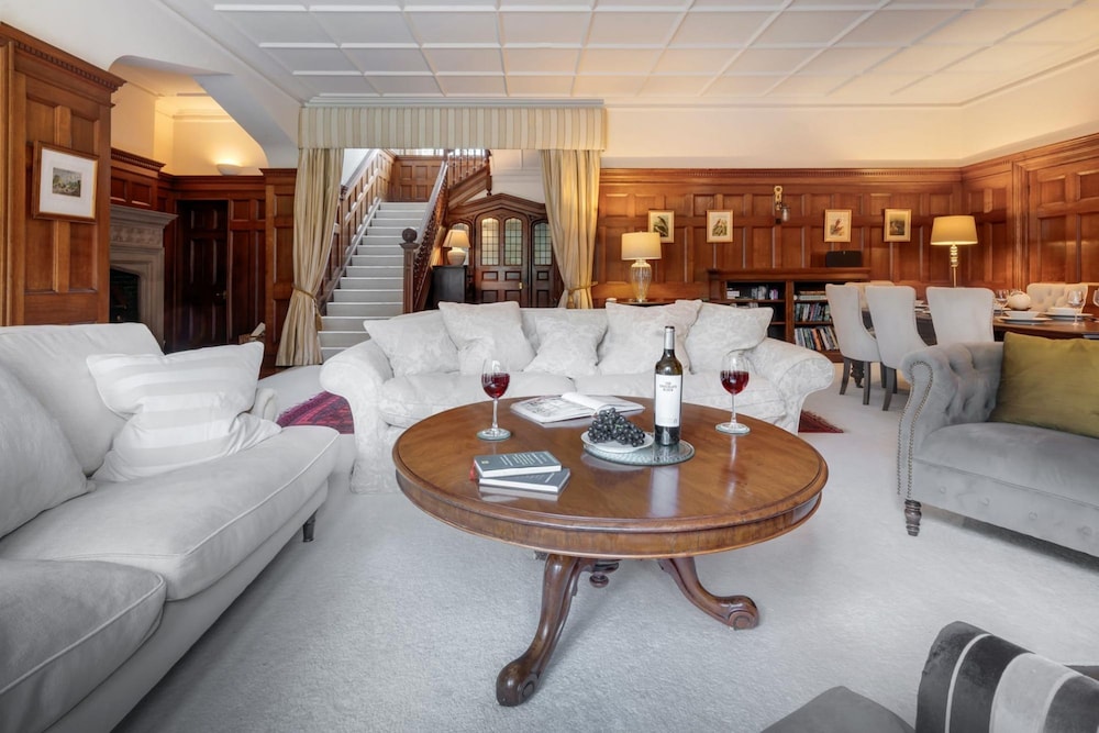 Richmond Place - Apartment in Private Mansion