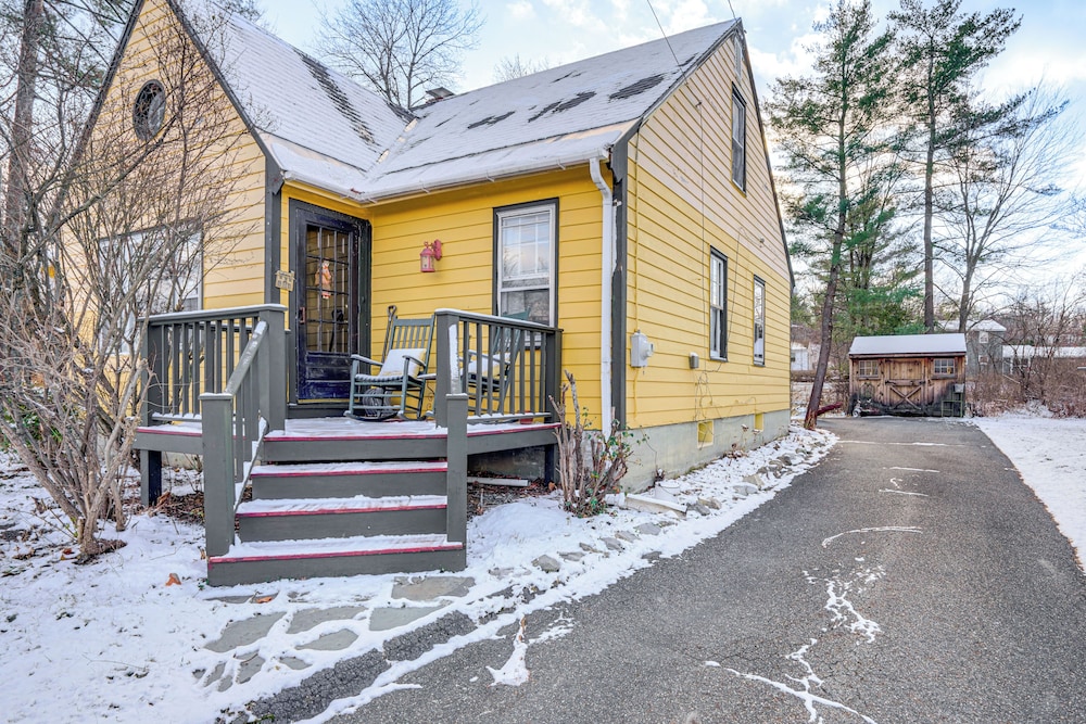 1 Mi to Dtwn: Beautiful Home in Williamstown!
