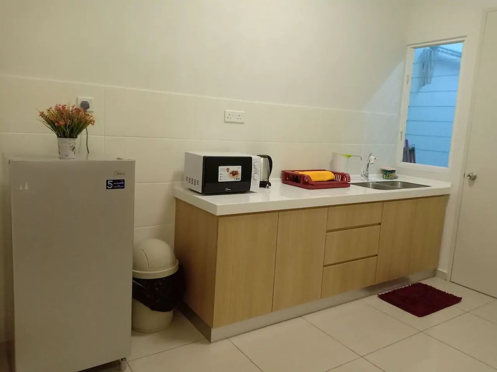 BLeisure Parkland Homestay photo 2