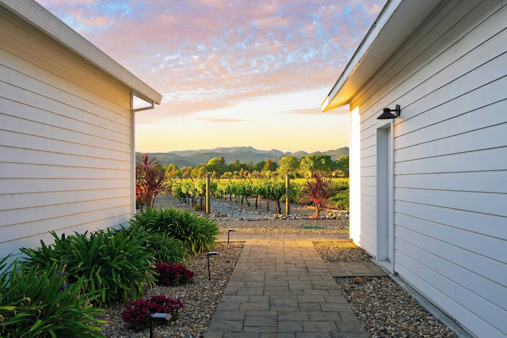 Chic Sonoma Oasis w/ Pool, Bocce, Hot Tub + Minutes to Downtown