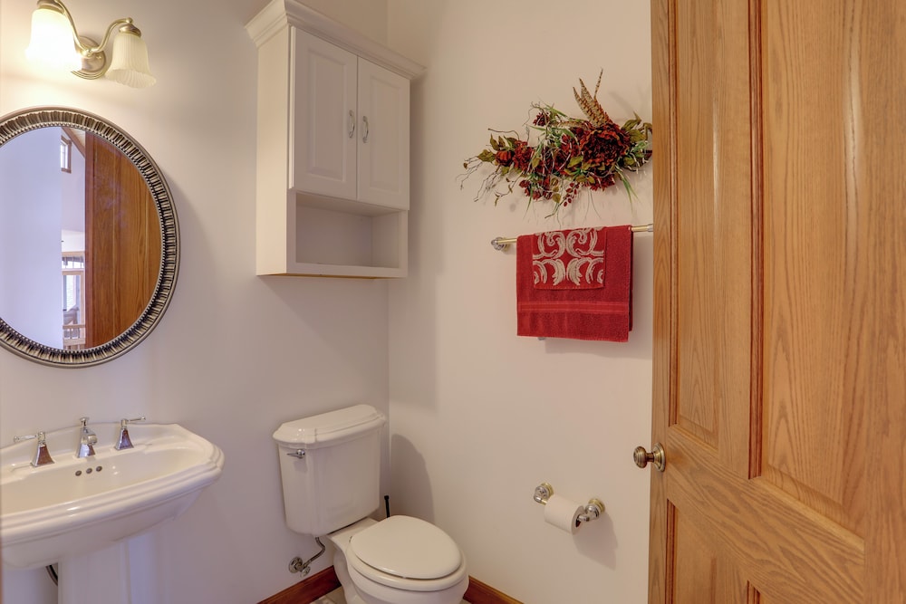 366 Shared Acres, Lake Access: Ozark Getaway!