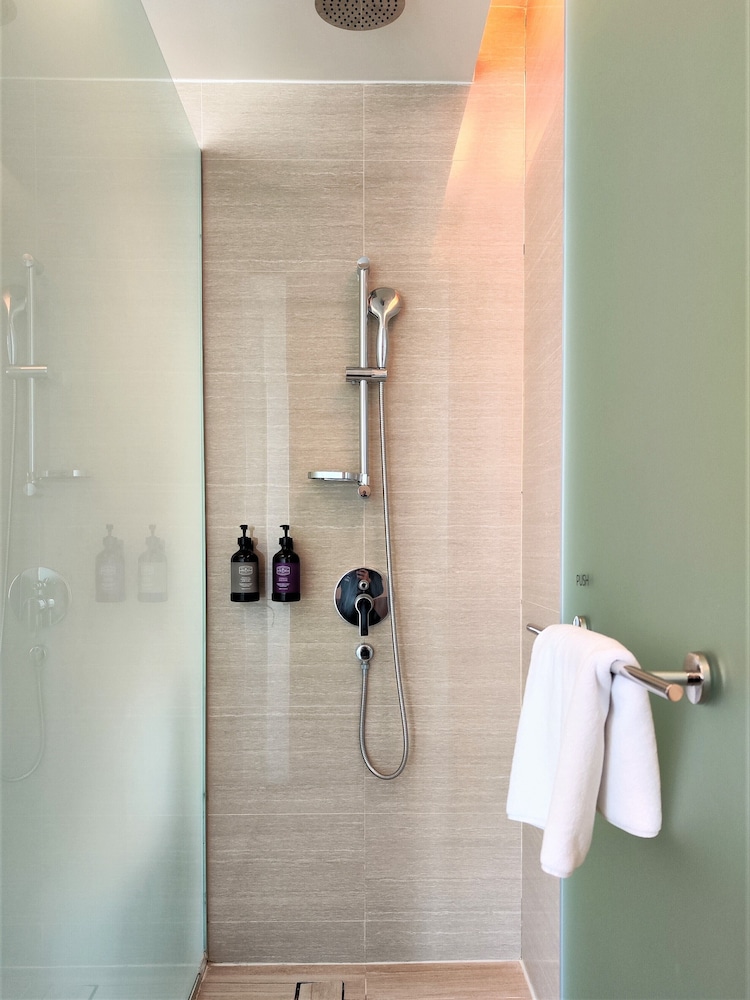 Mercure Singapore Bugis 26