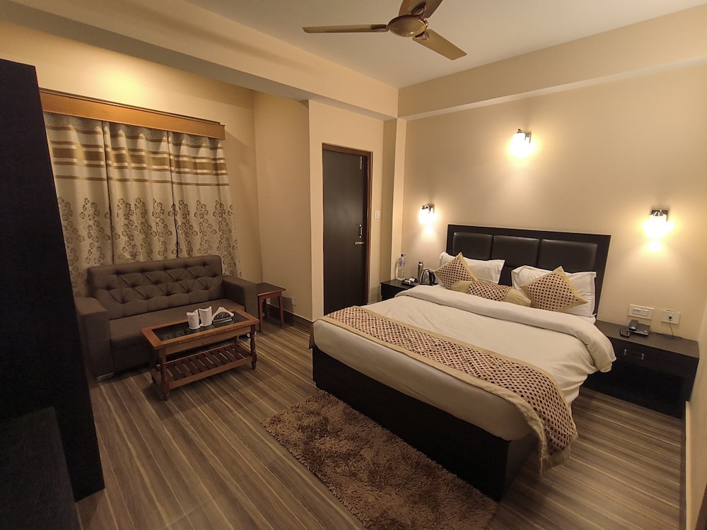 Hotel Shanti Palace