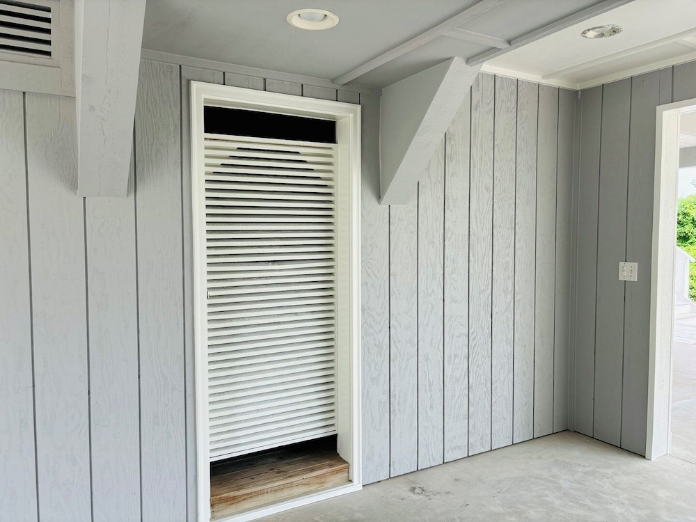 Gray Goose 5 Bedroom Home by RedAwning