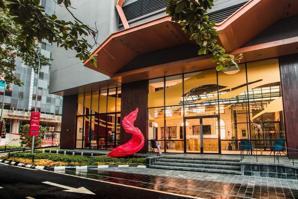 Scarletz Suites KLCC by Purple Orchid