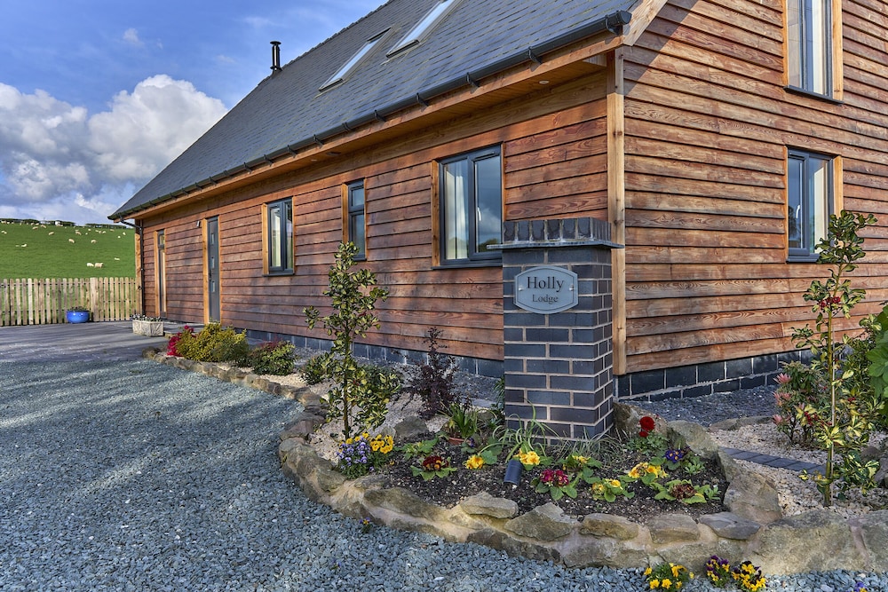 Holly Lodge