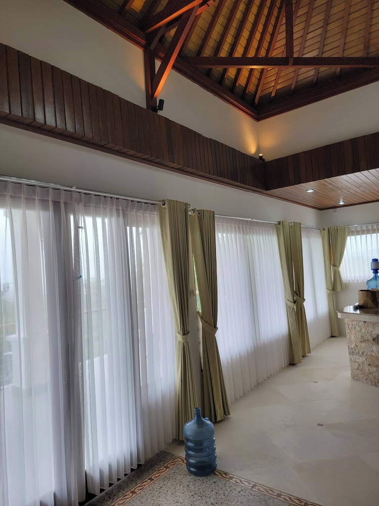Uluwatu 3 Bed Luxury Villa-pool-magic Ocean Views
