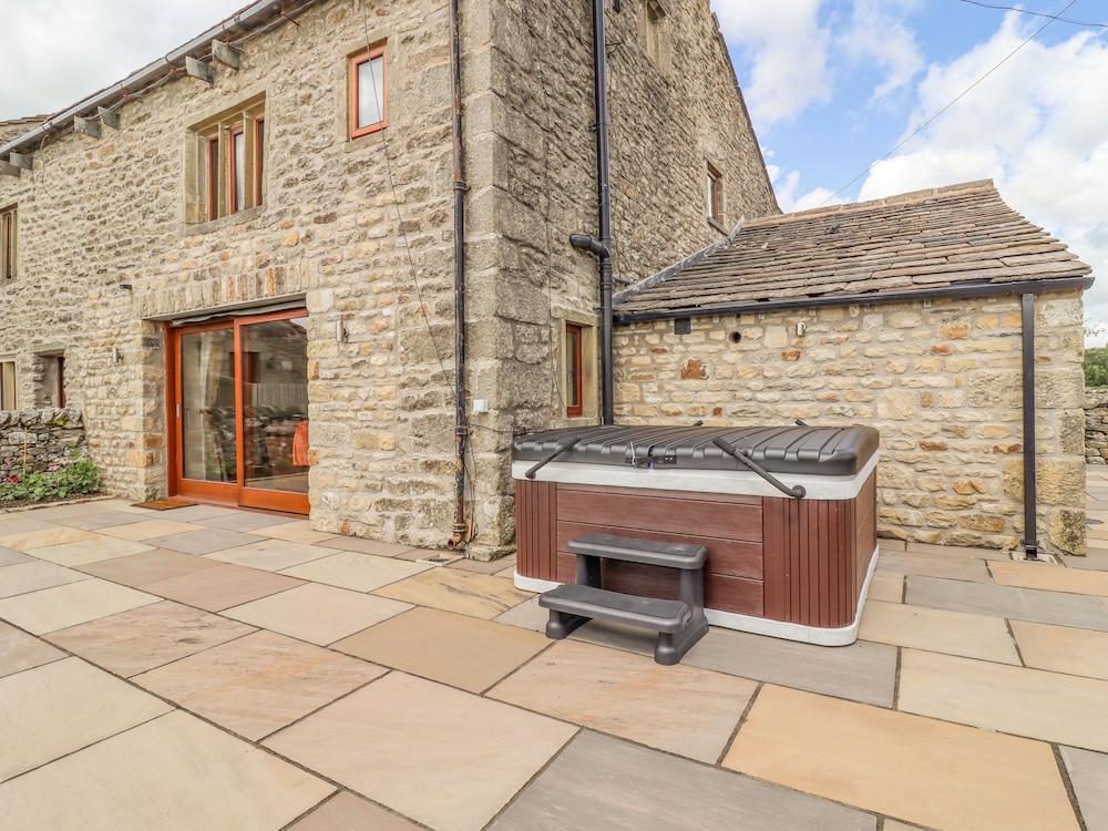 Orcaber Farmhouse