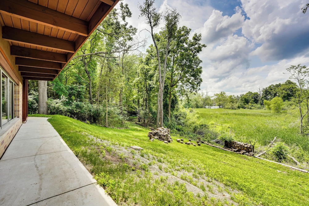 Fire Pits & Grill: Lakefront Jackson Home