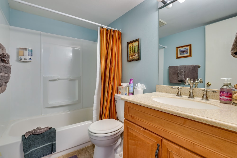 Family-friendly Fraser Condo w/ Heated Pool Access