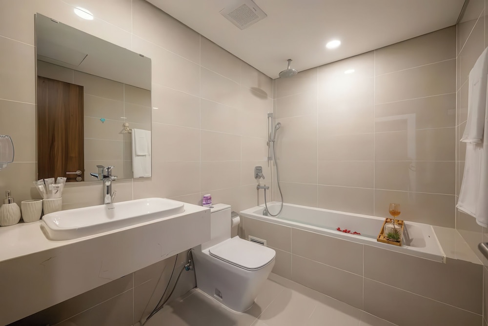 Eco Green Saigon - Free Gym & Pool