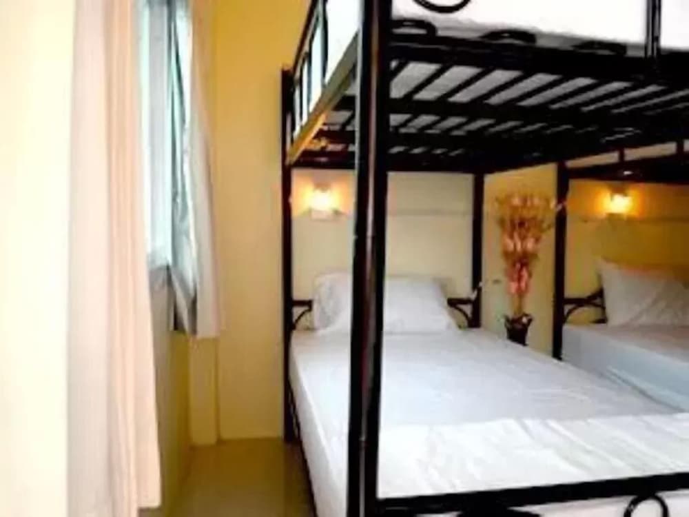 Seventeen Hostel