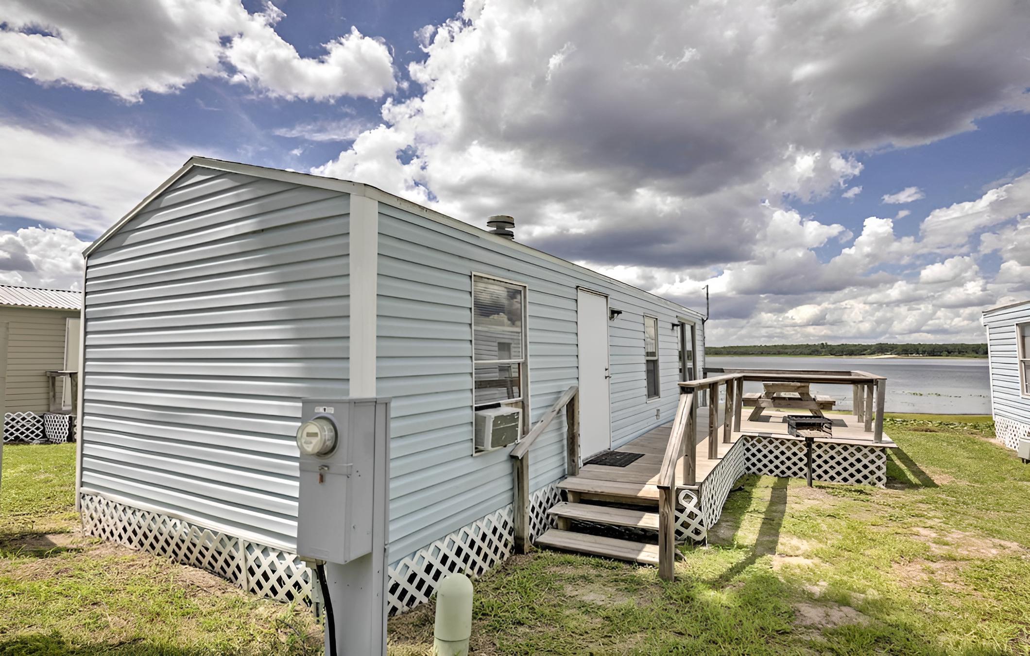 Cozy Lakefront Home in Ocala w/ Deck, Grill + A/c! view 5