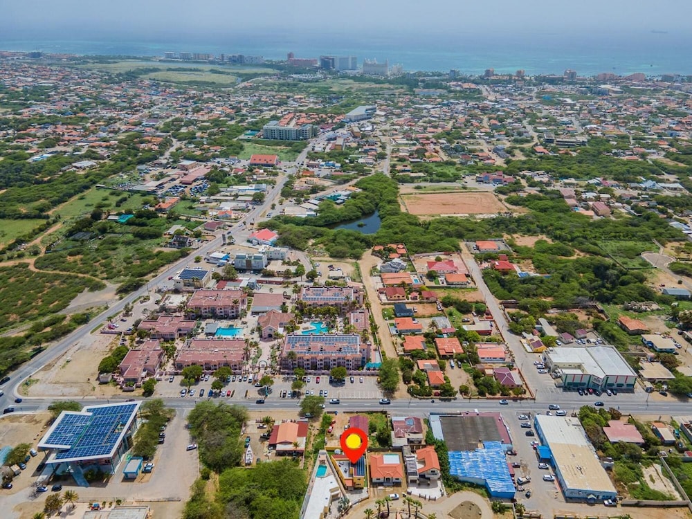 Cheerful Caribbean Villa w Private Pool 3BR