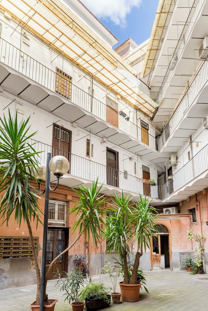 Sanniti's Apartments