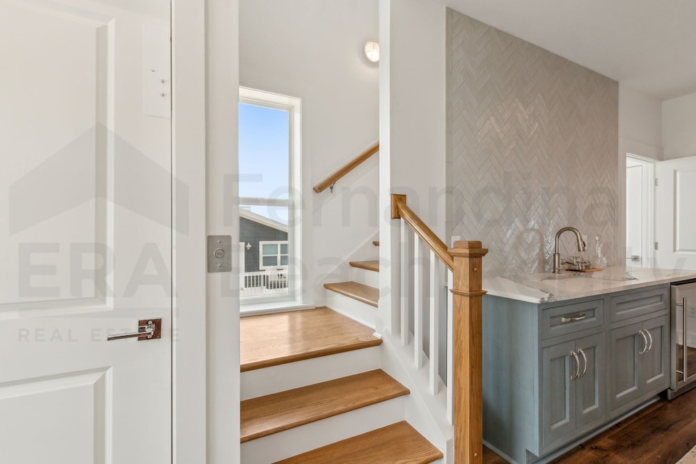 1088 S. Fletcher Ave 5 Bedroom Home