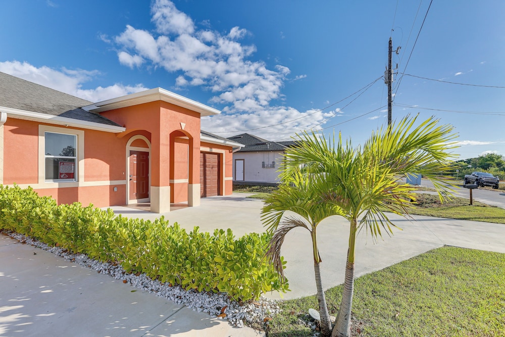 11 Mi to Fort Myers River District: Suburban Haven