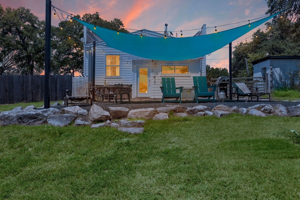 Hill Country Relaxstation Getaway