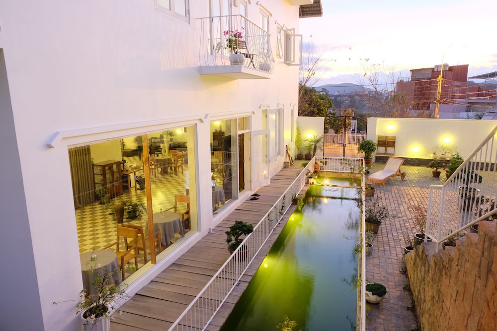 Lu Tan Residence