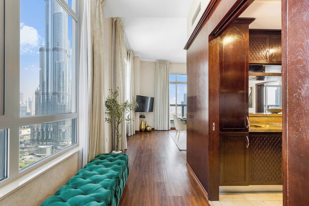 Durrani Homes - Alluring 5BR Penthouse with Burj Khalifa and Fountain View
